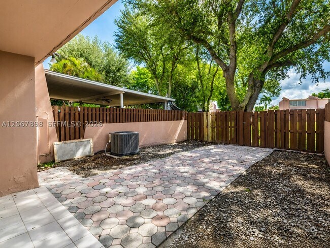 Building Photo - 14124 Kendale Lakes Cir