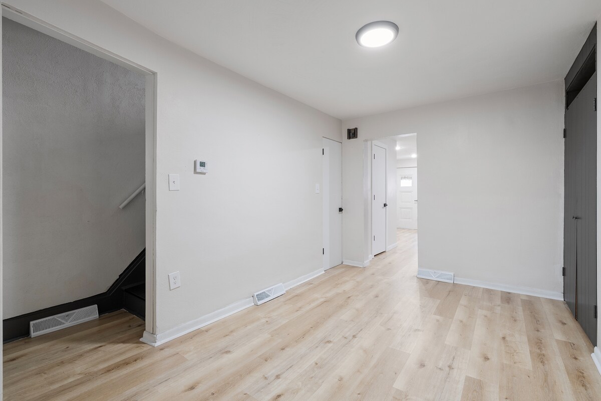 Building Photo - 138 S 17th St