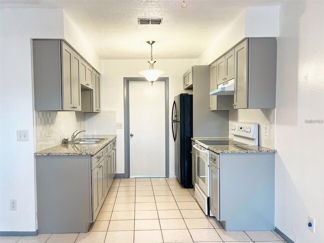 Building Photo - 6920 Edgefield Ln