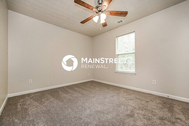 Building Photo - 4 Bedroom Pet-Friendly Home in LITHONIA, GA with Main Street Renewal