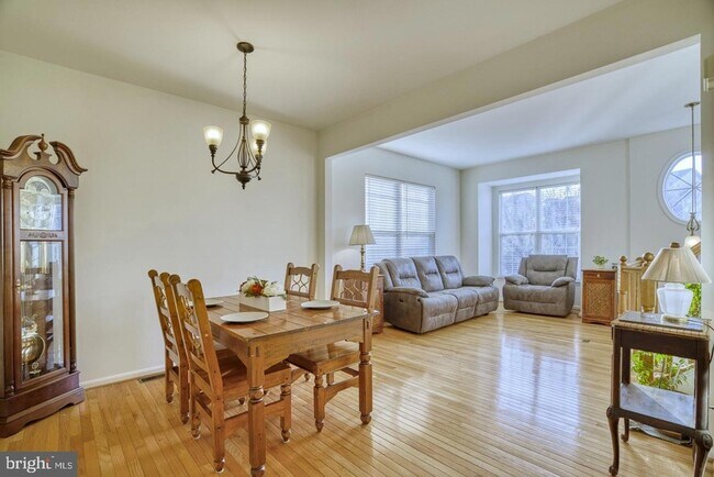 Building Photo - 3563 Sherbrooke Cir