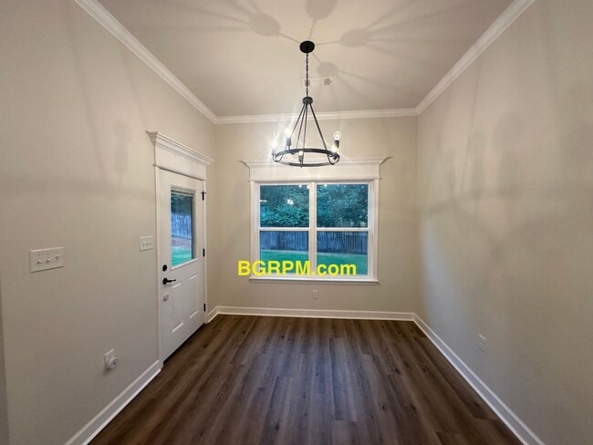 Building Photo - 4 BD 2 BA