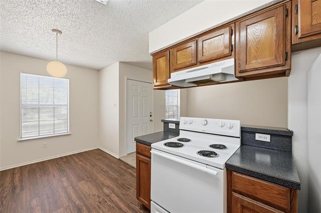 Building Photo - 504 Kings Way Dr