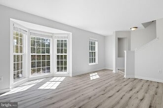 Building Photo - 43742 Tolamac Dr