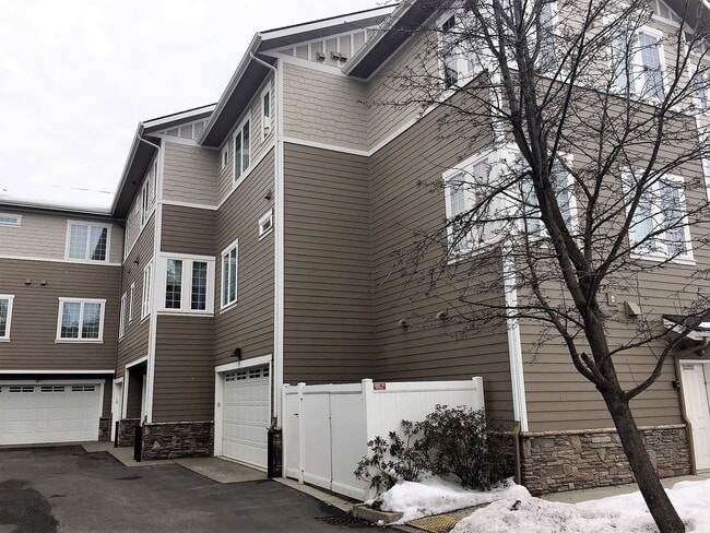 Building Photo - MILL RIVER CONDO (APP#3)