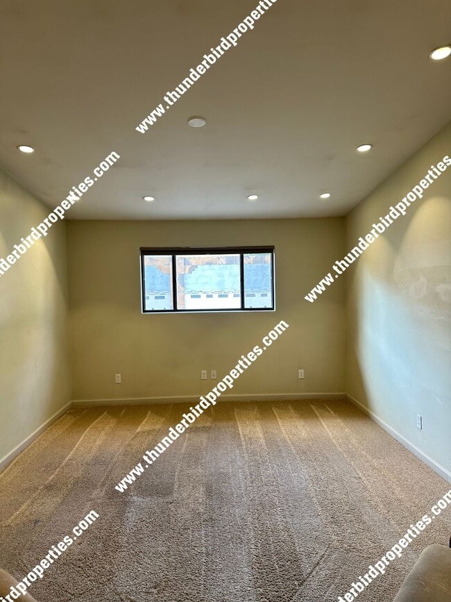 Building Photo - Gorgeous NE Heights Home