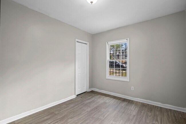 Building Photo - Upstairs Duplex Unit with 3 bedrooms and 2 baths.  Westside Atlanta, 30314