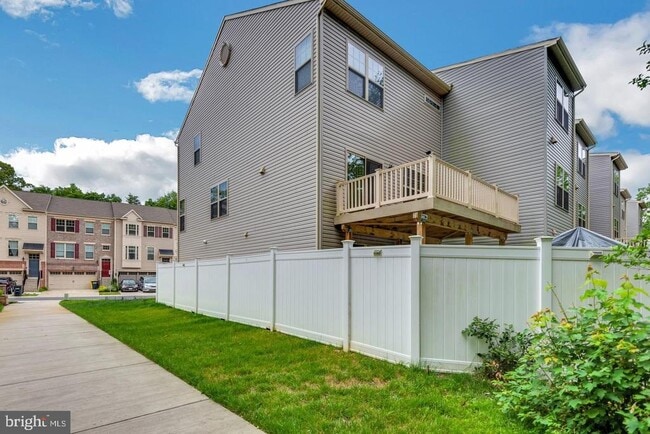 Building Photo - 7524 Holly Ridge Dr