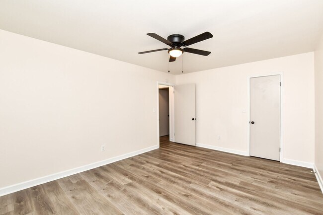 Building Photo - Tour Today! Beautiful redesigned corner co...