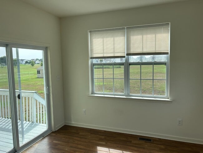 Building Photo - 453 Jockey Hollow Dr
