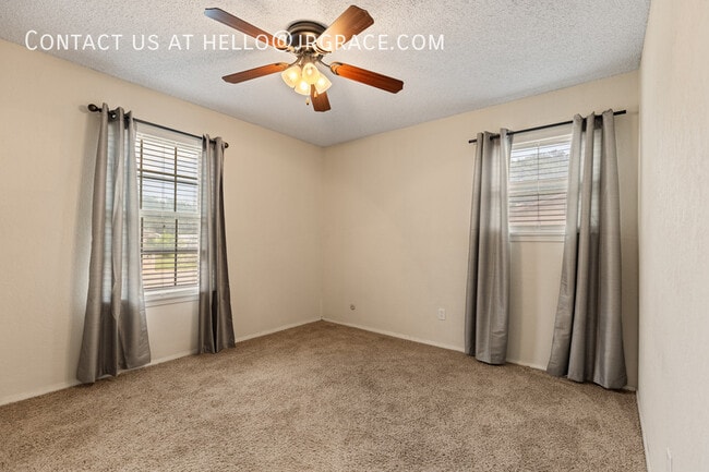 Building Photo - 429 Lindenwood Ln W