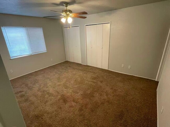 Building Photo - Beautiful 4 Bedroom For Rent!