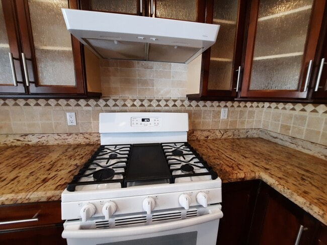 Building Photo - 7955 Vía Latina