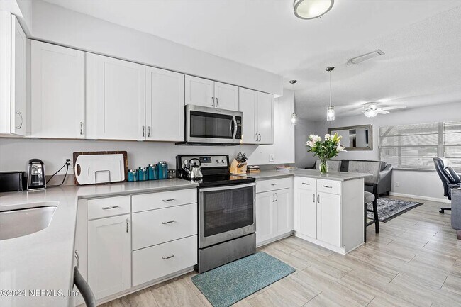 Building Photo - Charming 3BR/2BA Single-Family Home