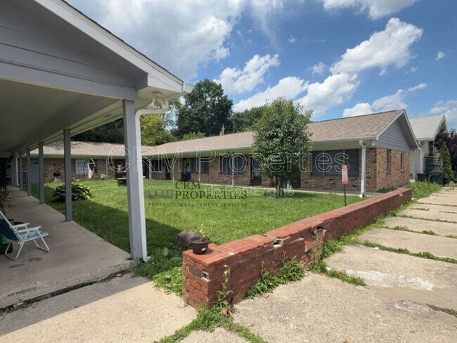 Building Photo - 6134 Hillside Ave