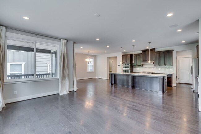 Building Photo - Beautiful 4 bedroom home in Canterbury Par...