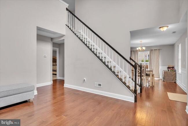 Building Photo - 507 Lexington Mews