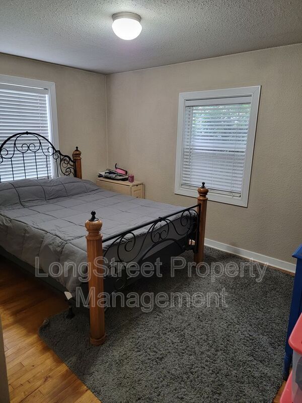 Building Photo - 943 NW 11th St