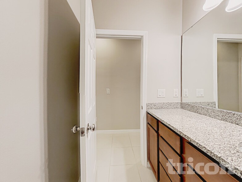 Building Photo - 1509 Gadsden Point Pl