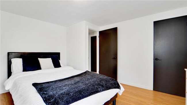Building Photo - 288 Oakridge Dr