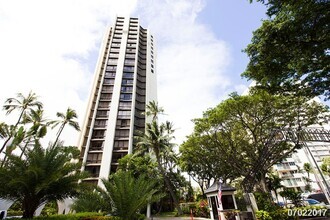 Building Photo - FURNISHED 1BR 1BA condo w/CENTRAL AC & 1 P...