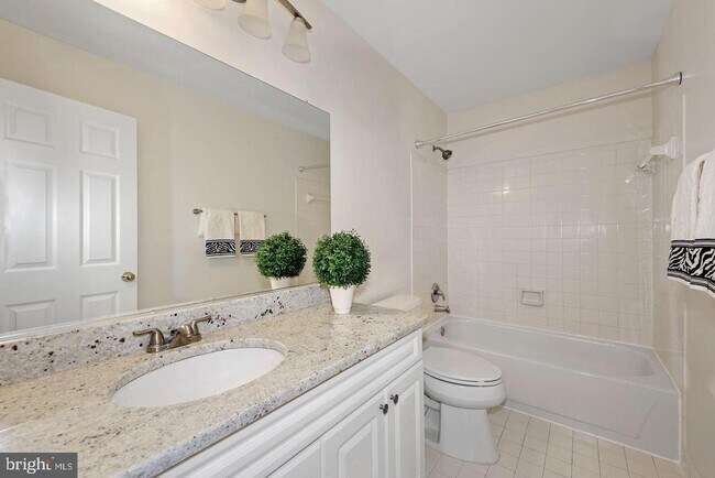 Building Photo - 14429 Stonebridge View Dr
