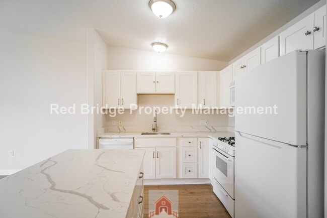 Building Photo - 15325 NW Central Dr