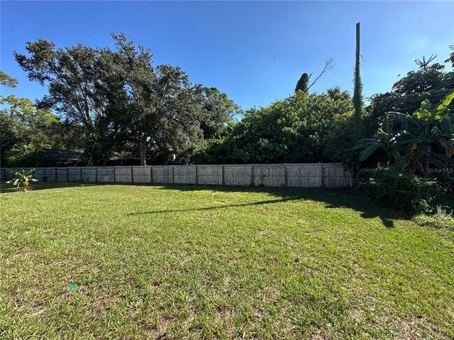 Building Photo - 1466 Dewitt St