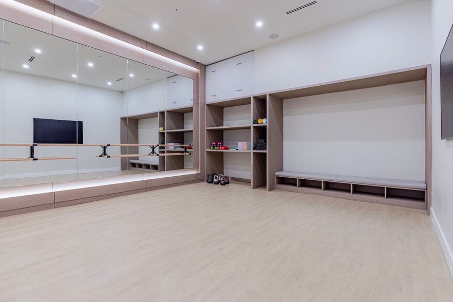 Building Photo - 218 Front St