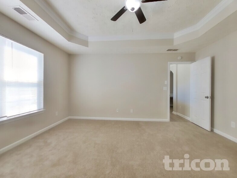 Building Photo - 6844 Bridgewood Dr