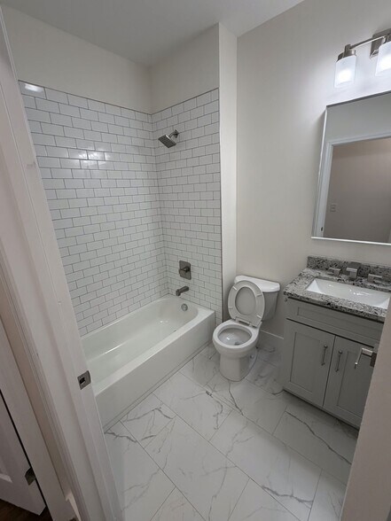 Building Photo - 1413 Woodbine Ave