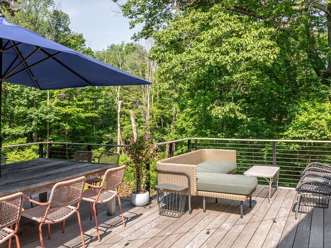 Building Photo - 203 Brick School Rd