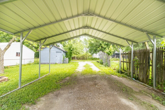 Building Photo - 1704 Nelson Ave