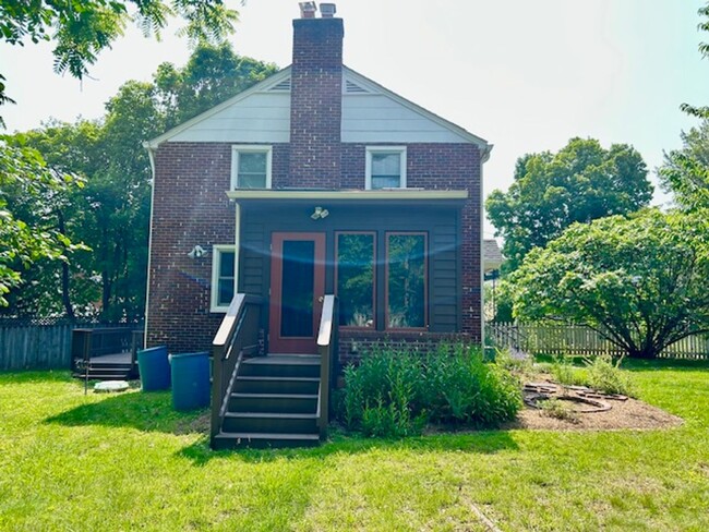 Building Photo - 4523 Gladwyne Dr