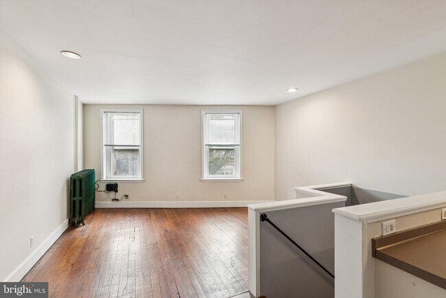 Building Photo - 918 E Passyunk Ave