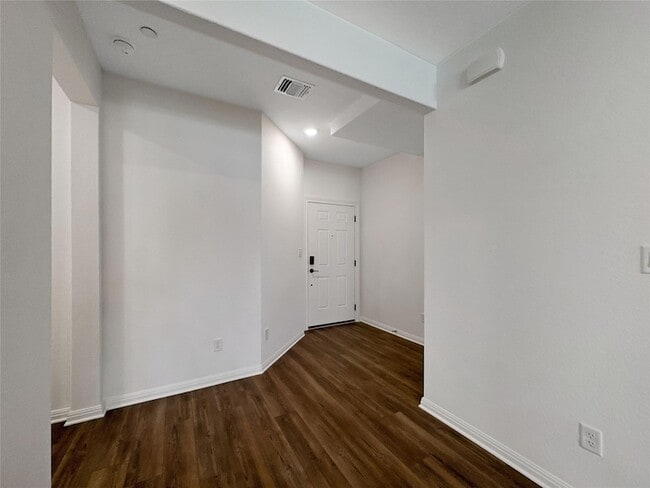 Building Photo - 2725 Woodall Dr