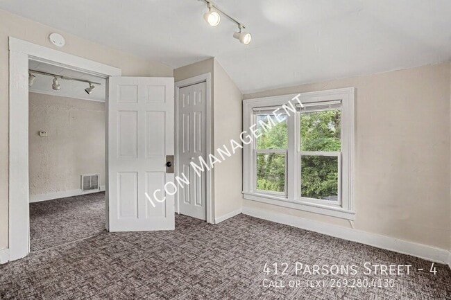 Building Photo - 412 Parsons St