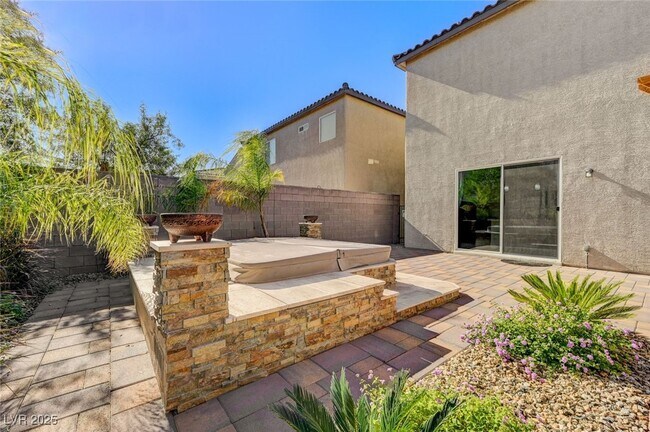 Building Photo - 4630 Summer Azure St