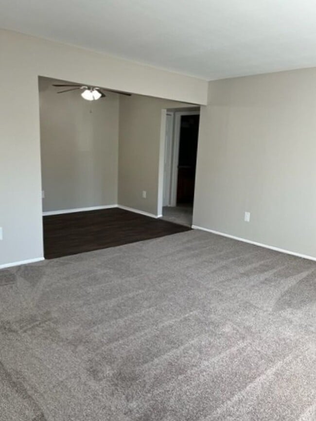 Building Photo - Charming 1 Bedroom/1 Bath near Downtown Rochester!