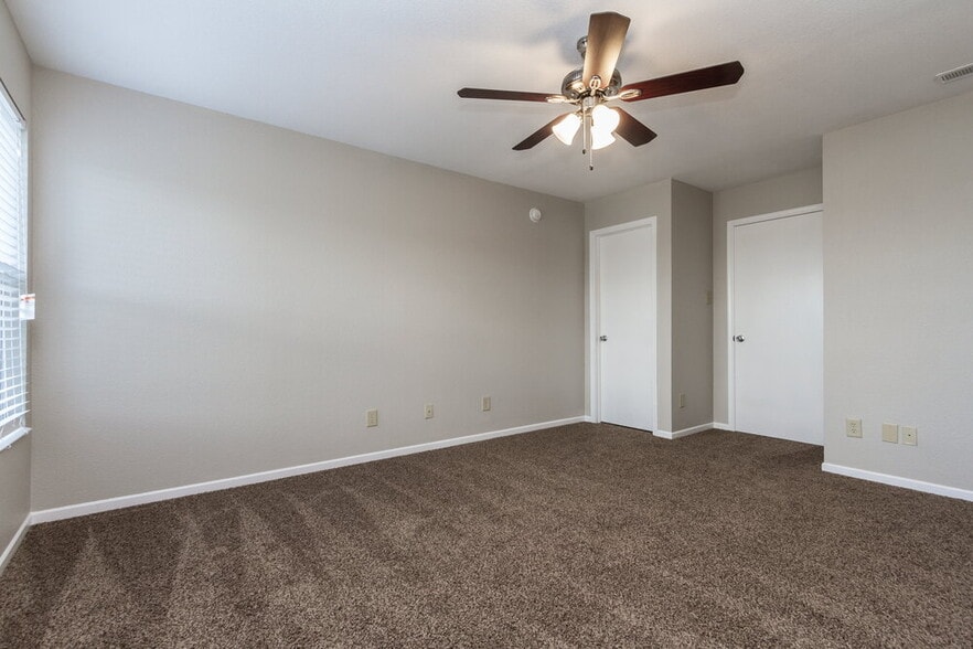 Building Photo - 8038 Retreat Ln