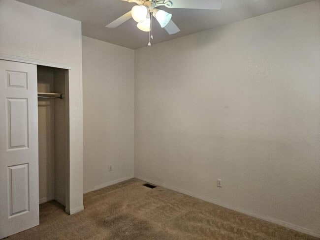 Building Photo - 500 Rider Ridge Dr