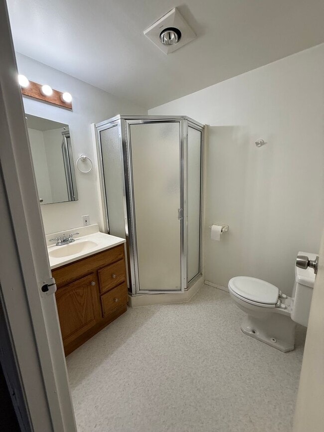 Building Photo - 3717 Lincoln Way