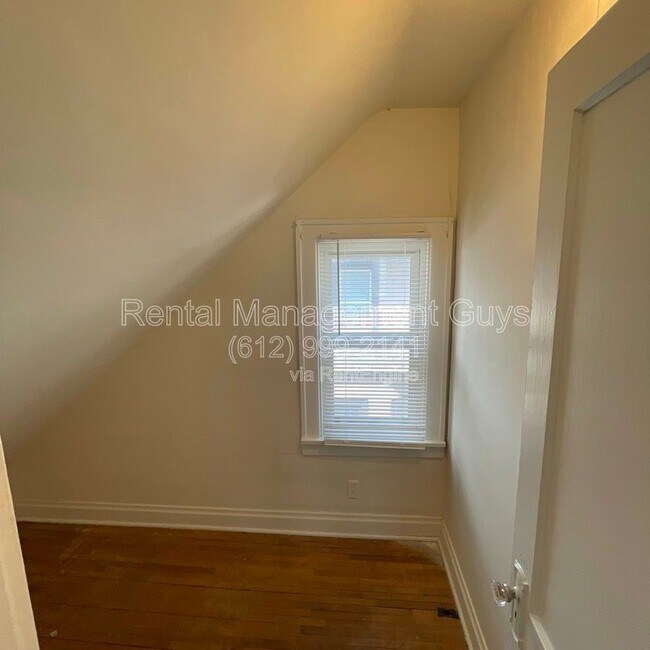 Building Photo - 3245 Russell Ave N