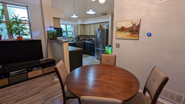 Building Photo - 5420 Allison St