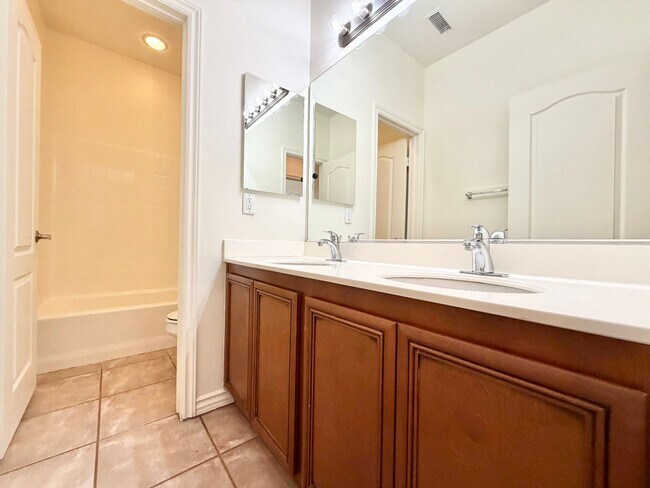 Building Photo - Blackmore Ranch Cul-de-Sac Home w/ Loft, 3-Car Tandem Garage & RV Parking