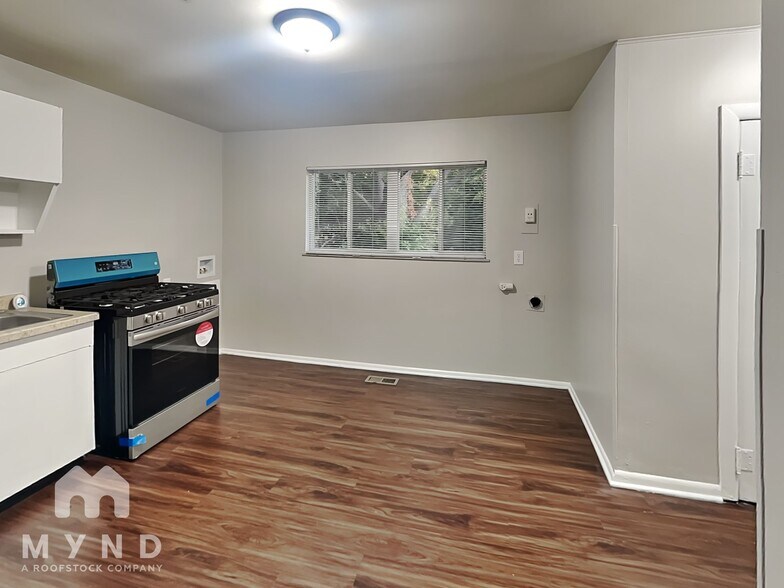 Building Photo - 8524 Georgiana Ln