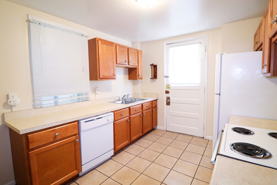Building Photo - 2323 Moerlein Ave
