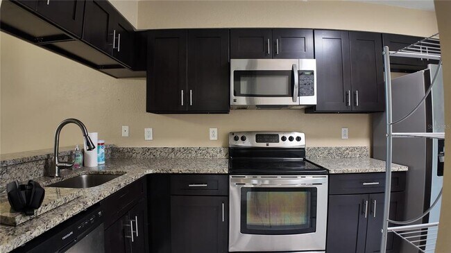 Building Photo - 3112 Enclave Ct