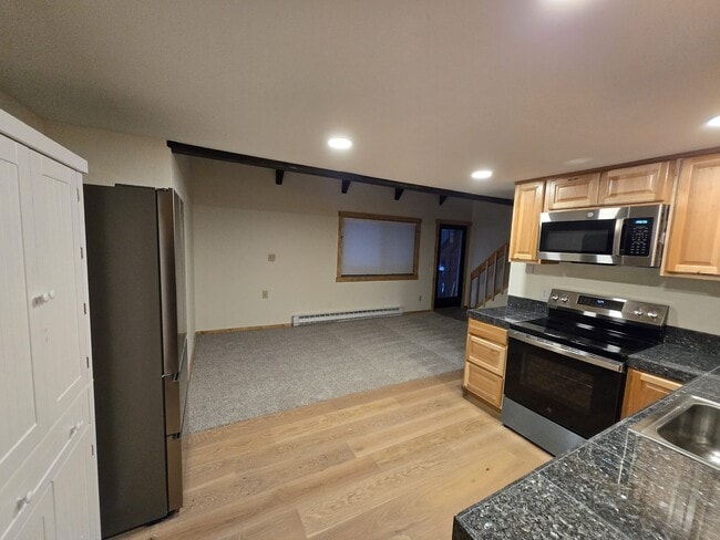 Building Photo - 320 Blue River Rd