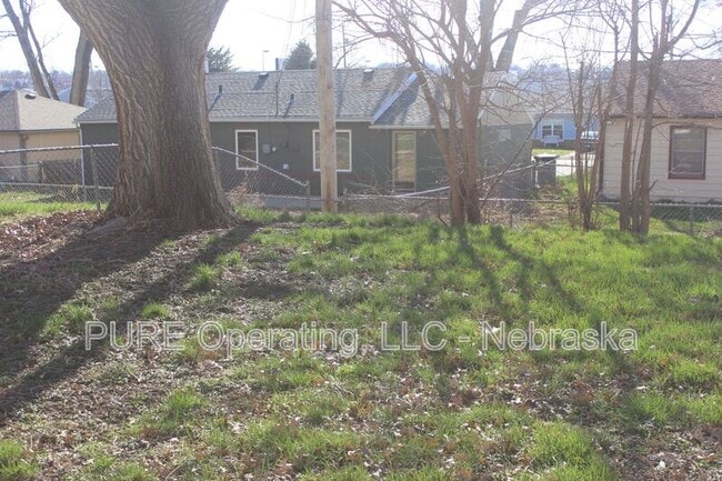 Building Photo - 670 S 69th St